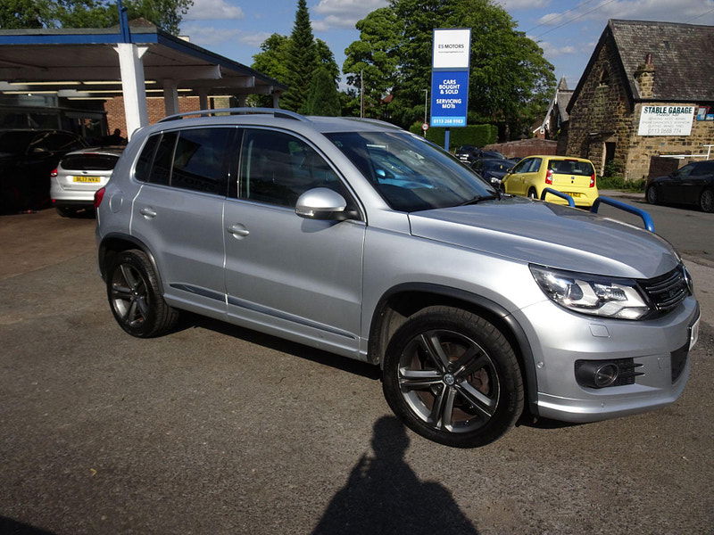 Volkswagen Tiguan 2.0 TDI BlueMotion Tech R-Line Edition 4WD Euro 6 (s/s) 5dr 5dr Manual 2025