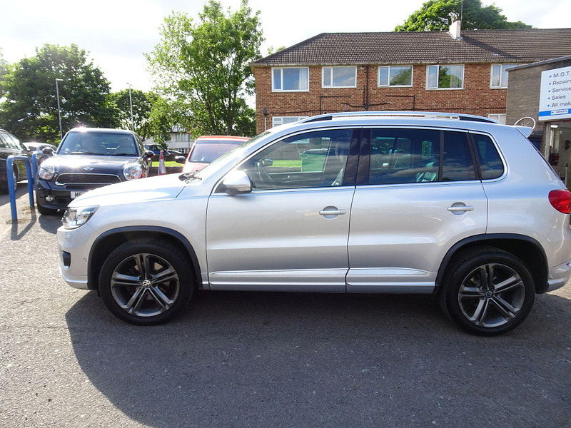 Volkswagen Tiguan 2.0 TDI BlueMotion Tech R-Line Edition 4WD Euro 6 (s/s) 5dr 5dr Manual 2025