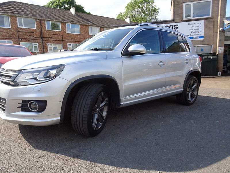 Volkswagen Tiguan 2.0 TDI BlueMotion Tech R-Line Edition 4WD Euro 6 (s/s) 5dr 5dr Manual 2025