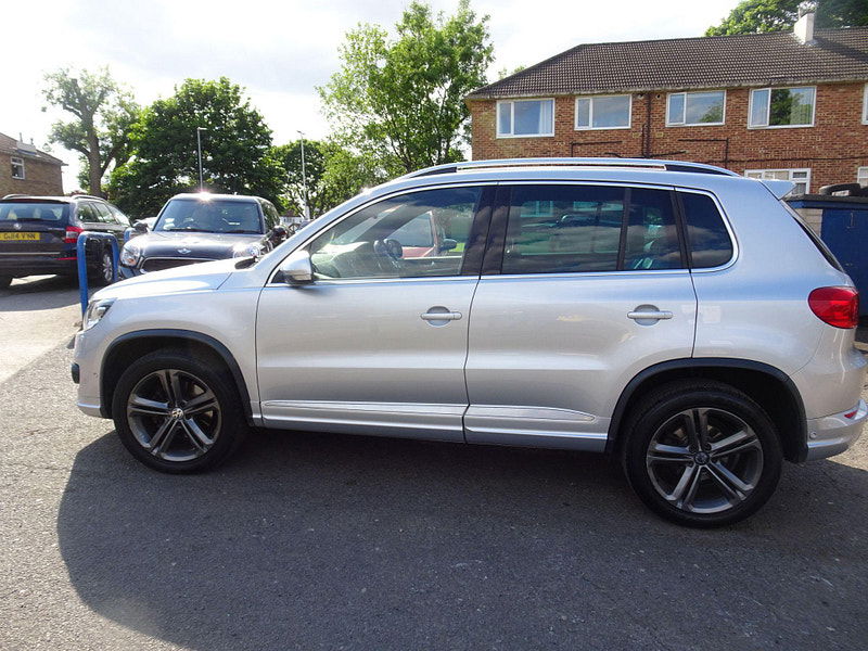 Volkswagen Tiguan 2.0 TDI BlueMotion Tech R-Line Edition 4WD Euro 6 (s/s) 5dr 5dr Manual 2025