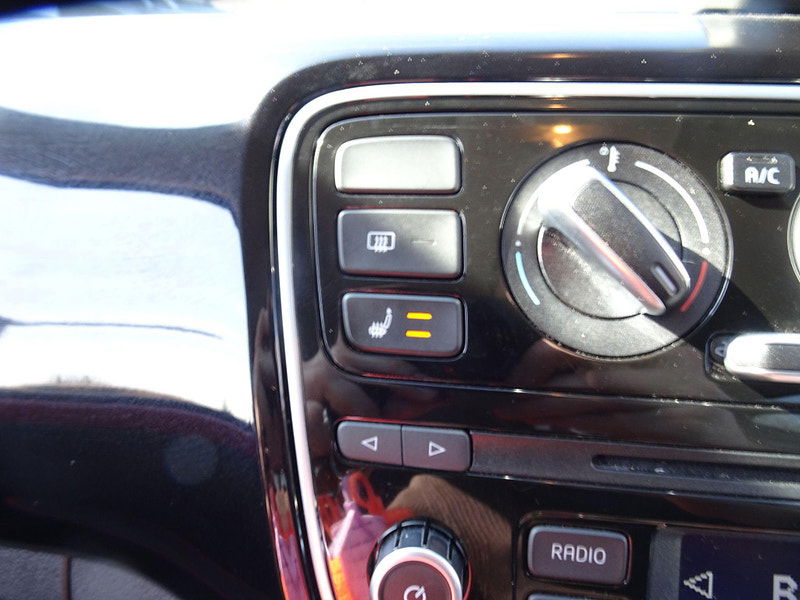 Volkswagen up! 1.0 Groove up! Euro 5 5dr 5dr Manual 2025