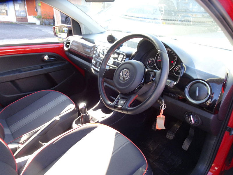 Volkswagen up! 1.0 Groove up! Euro 5 5dr 5dr Manual 2025