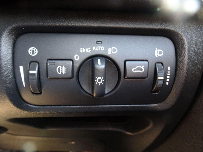 Volvo V40 2.0 D3 R-Design Euro 5 (s/s) 5dr 5dr Manual 2025