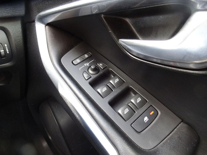 Volvo V40 2.0 D3 R-Design Euro 5 (s/s) 5dr 5dr Manual 2025