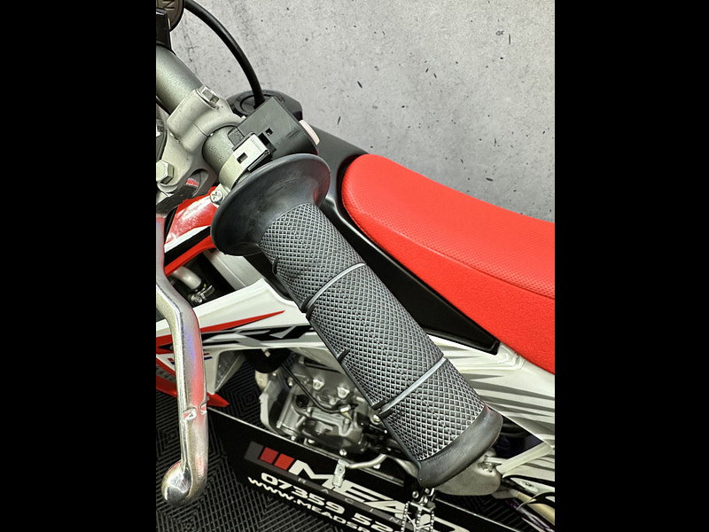 Honda CRF250 2015 LIKE NEW !!! 0dr  2026