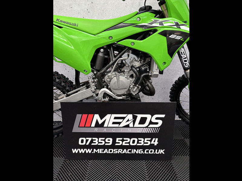 Kawasaki KX85 B/W 2024  0dr  2025