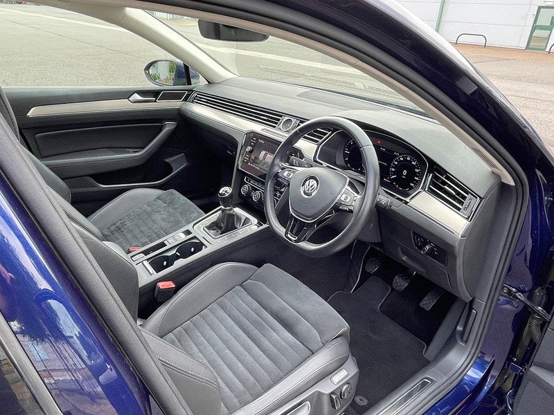 Volkswagen Passat 2.0 TDI GT Euro 6 (s/s) 4dr 4dr Manual 2025