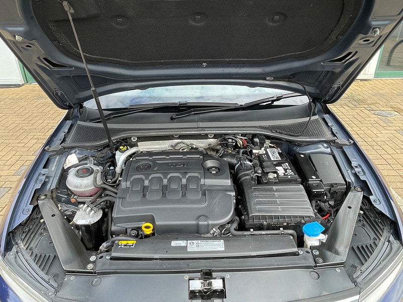 Volkswagen Passat 2.0 TDI GT Euro 6 (s/s) 4dr 4dr Manual 2025
