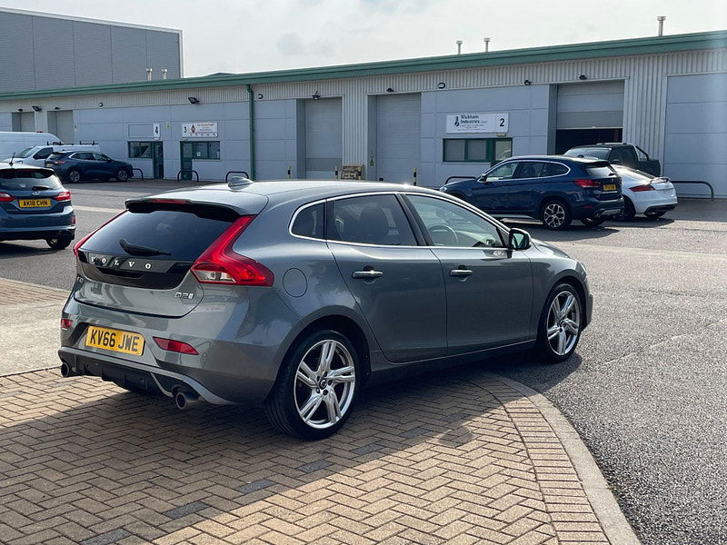 Volvo V40 2.0 D2 R-Design Pro Euro 6 (s/s) 5dr 5dr Manual 2024