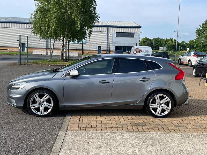 Volvo V40 2.0 D2 R-Design Pro Euro 6 (s/s) 5dr 5dr Manual 2024