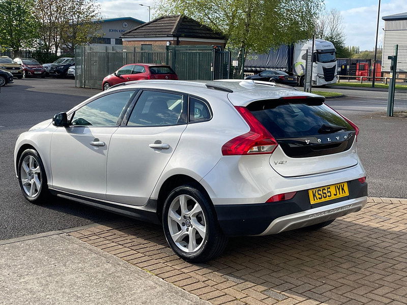 Volvo V40 Cross Country 2.0 D2 Lux Nav Auto Euro 6 (s/s) 5dr 5dr Automatic 2024