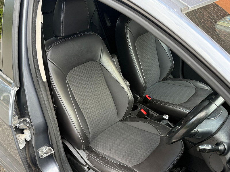Ford EcoSport 1.0L Titanium T SUV 5dr Petrol Manual Euro 6 (123 bhp) 5dr Manual 2025