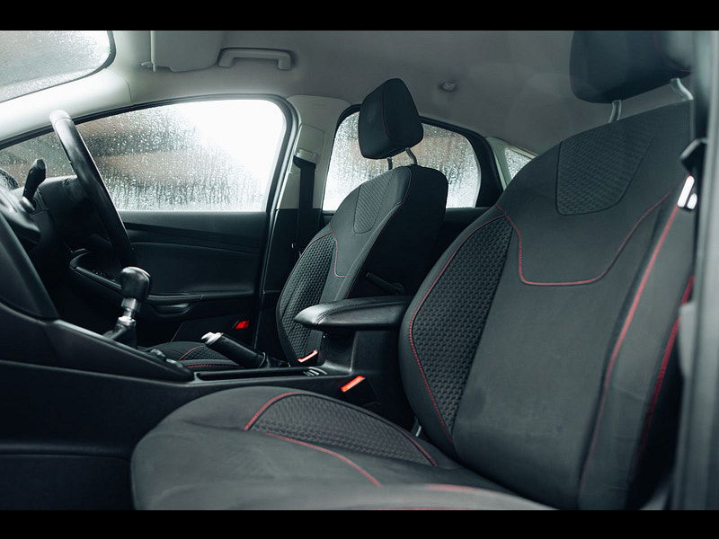 Ford Focus 1.5L Zetec S TDCI Hatchback 5dr Diesel Manual Euro 6 (118 bhp) 5dr Manual 2025