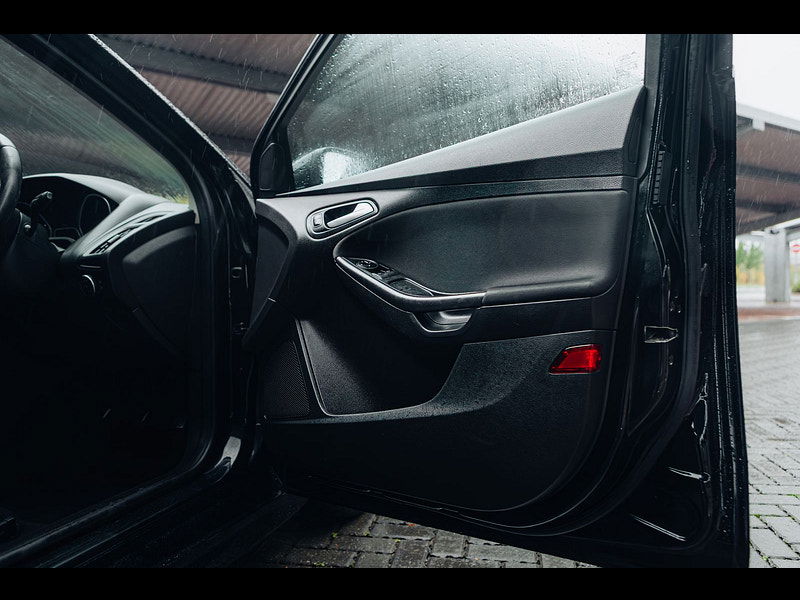 Ford Focus 1.5L Zetec S TDCI Hatchback 5dr Diesel Manual Euro 6 (118 bhp) 5dr Manual 2025