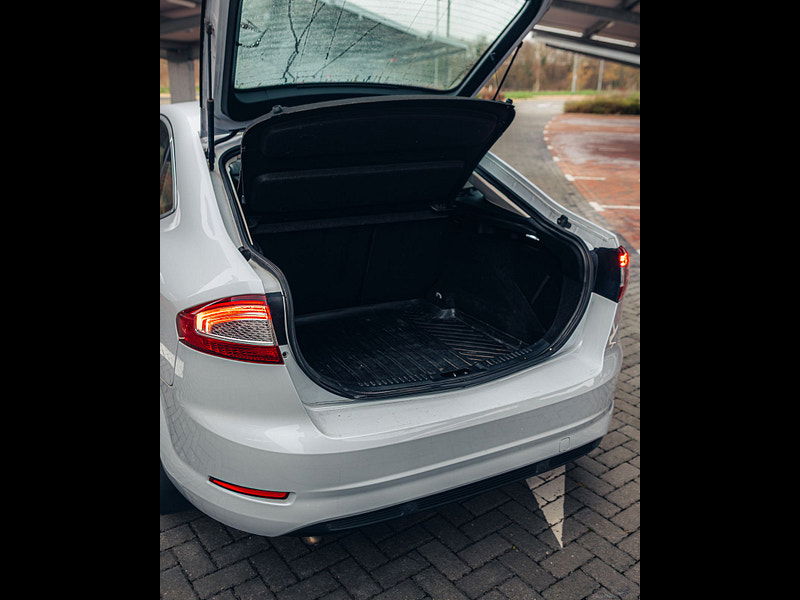 Ford Mondeo 1.6 TDCi ECOnetic Titanium Hatchback 5dr Diesel Manual Euro 5 (s/s) (115 ps) 5dr Manual 2026