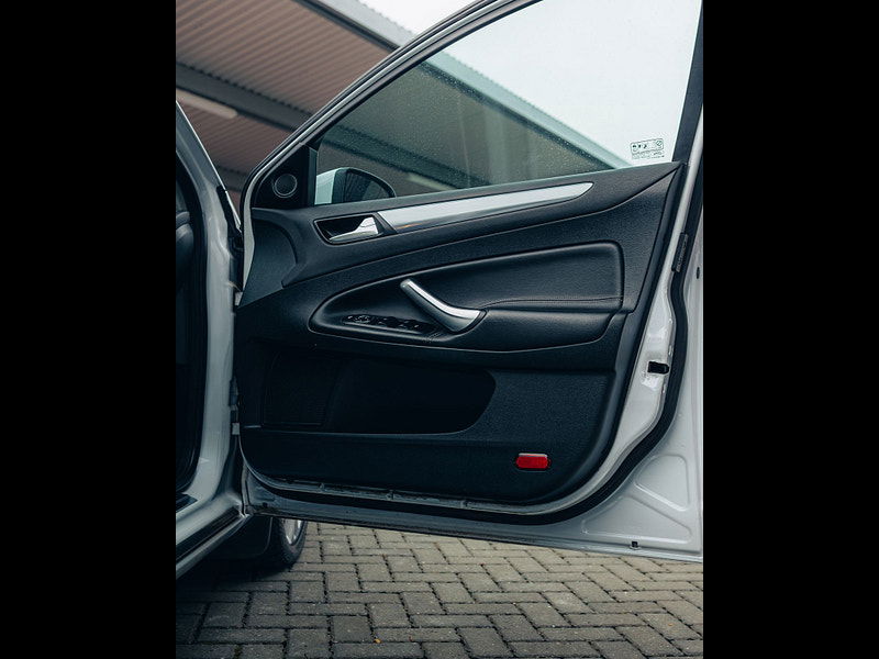 Ford Mondeo 1.6 TDCi ECOnetic Titanium Hatchback 5dr Diesel Manual Euro 5 (s/s) (115 ps) 5dr Manual 2026