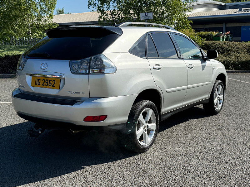 Lexus RX 3.0L RX300 SE-L Auto SUV 5dr Petrol Automatic Euro 4 (201 bhp) 5dr Automatic 2025