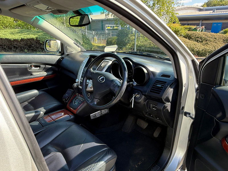 Lexus RX 3.0L RX300 SE-L Auto SUV 5dr Petrol Automatic Euro 4 (201 bhp) 5dr Automatic 2025