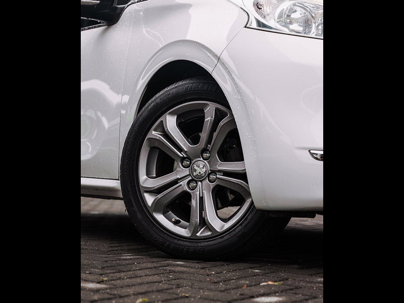 Peugeot 208 1.2 VTi Allure Hatchback 5dr Petrol Manual Euro 5 (82 ps) 5dr Manual 2026