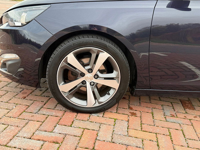 Peugeot 308 1.2L Allure S/S Auto Estate 5dr Petrol Automatic Euro 6 (130 bhp) 5dr Automatic 2025