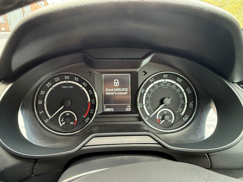 Skoda Octavia 2.0L vRS TDI Estate 5dr Diesel Manual Euro 6 (181 bhp) 5dr Manual 2025