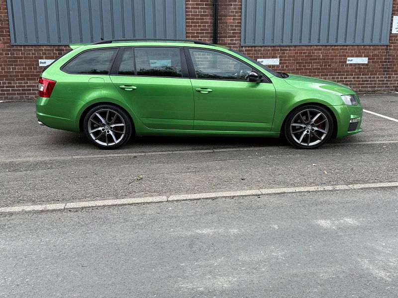 Skoda Octavia 2.0L vRS TDI Estate 5dr Diesel Manual Euro 6 (181 bhp) 5dr Manual 2025