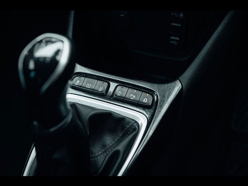 Vauxhall Crossland X 1.2L SRi Nav SUV 5dr Petrol Manual Euro 6 (82 bhp) 5dr Manual 2025