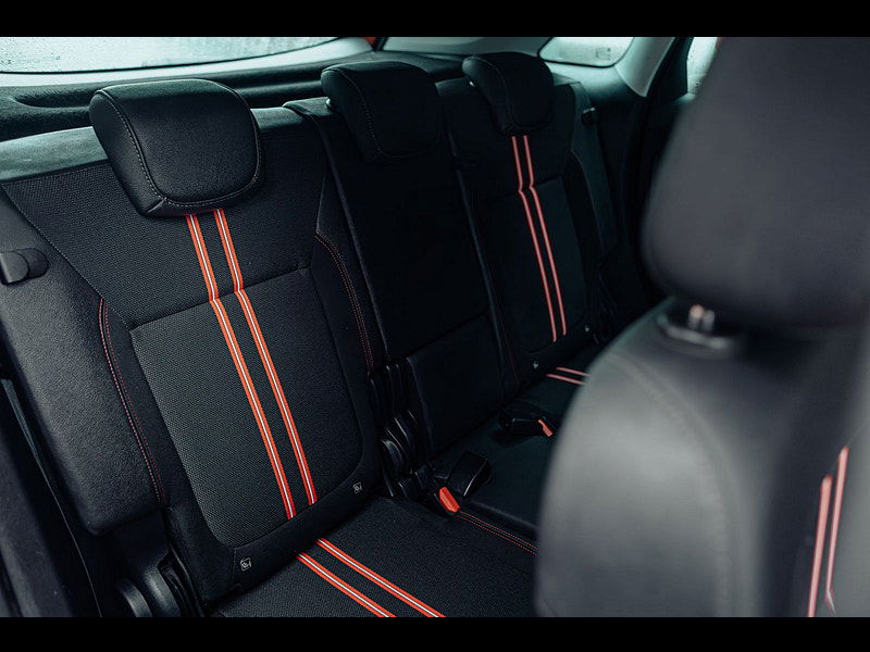 Vauxhall Crossland X 1.2L SRi Nav SUV 5dr Petrol Manual Euro 6 (82 bhp) 5dr Manual 2025