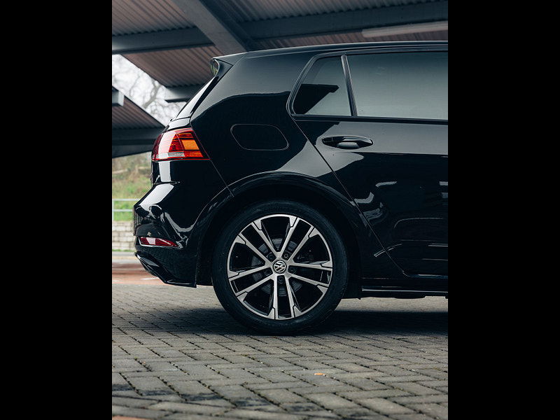 Volkswagen Golf 2.0 TDI BlueMotion Tech R-Line Hatchback 5dr Diesel Manual Euro 6 (s/s) (150 ps) 5dr Manual 2026