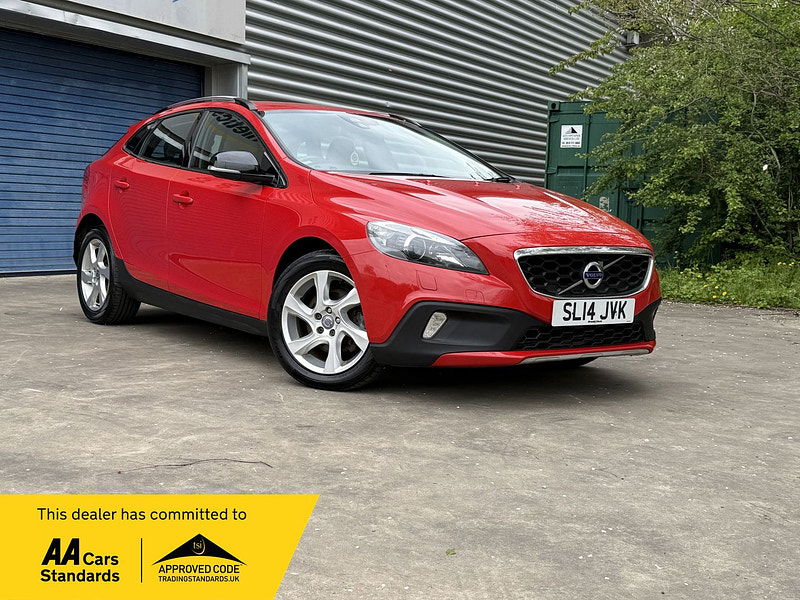 Volvo V40 1.6L Cross Country Luxury D2 Hatchback 5dr Diesel Manual Euro 5 (113 bhp) 5dr Manual 2025