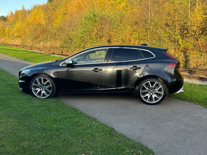 Volvo V40 2.0 D4 R-Design Lux Nav Euro 6 (s/s) 5dr 5dr Manual 2025
