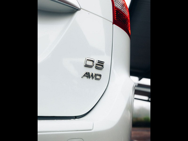 Volvo XC60 2.4 D5 R-Design Nav SUV 5dr Diesel Auto AWD Euro 6 (s/s) (220 ps) 5dr Automatic 2026