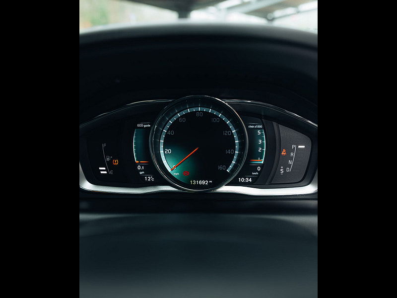 Volvo XC60 2.4 D5 R-Design Nav SUV 5dr Diesel Auto AWD Euro 6 (s/s) (220 ps) 5dr Automatic 2026