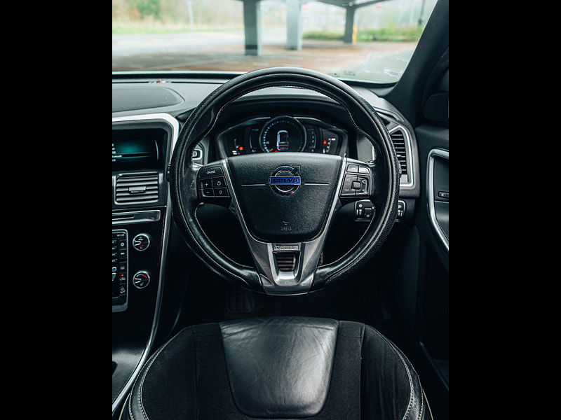 Volvo XC60 2.4 D5 R-Design Nav SUV 5dr Diesel Auto AWD Euro 6 (s/s) (220 ps) 5dr Automatic 2026