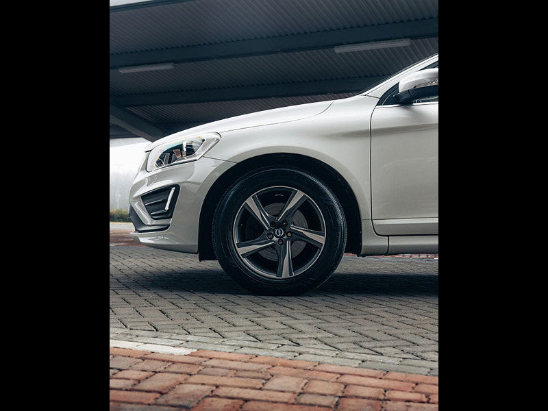 Volvo XC60 2.4 D5 R-Design Nav SUV 5dr Diesel Auto AWD Euro 6 (s/s) (220 ps) 5dr Automatic 2026