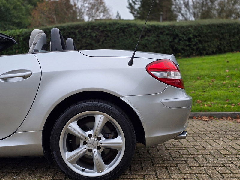Mercedes-Benz SLK-Class SLK 350 2dr Tip Auto 2dr Automatic 2025