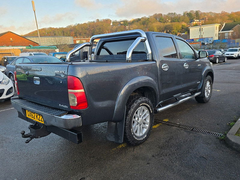 Toyota Hilux Invincible D/Cab Pick Up 3.0 D-4D 4WD 171 Auto 5dr Automatic 2025