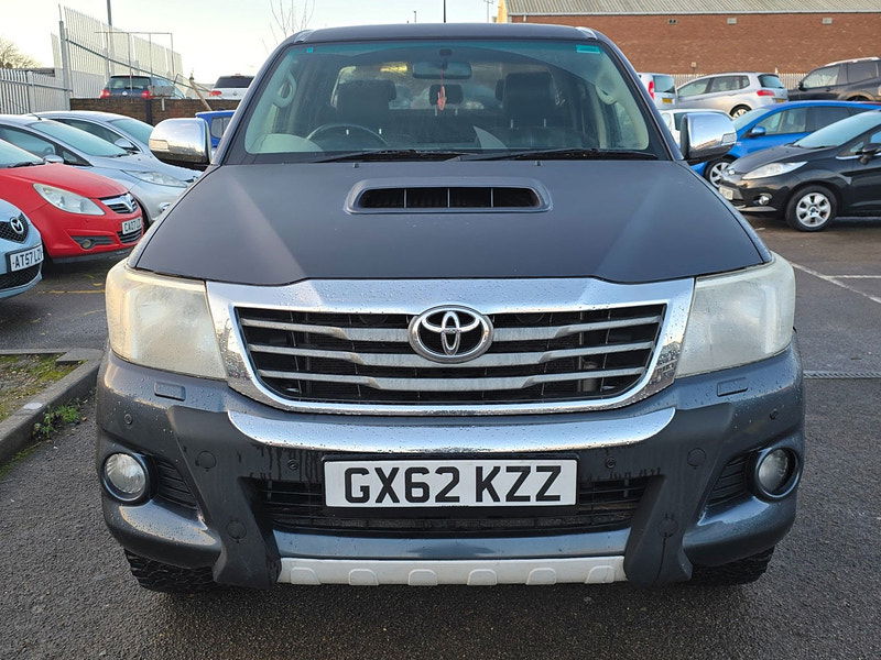 Toyota Hilux Invincible D/Cab Pick Up 3.0 D-4D 4WD 171 Auto 5dr Automatic 2025