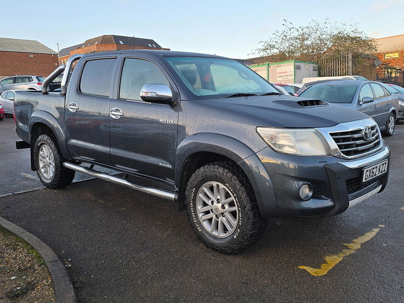 Toyota Hilux Invincible D/Cab Pick Up 3.0 D-4D 4WD 171 Auto 5dr Automatic 2025