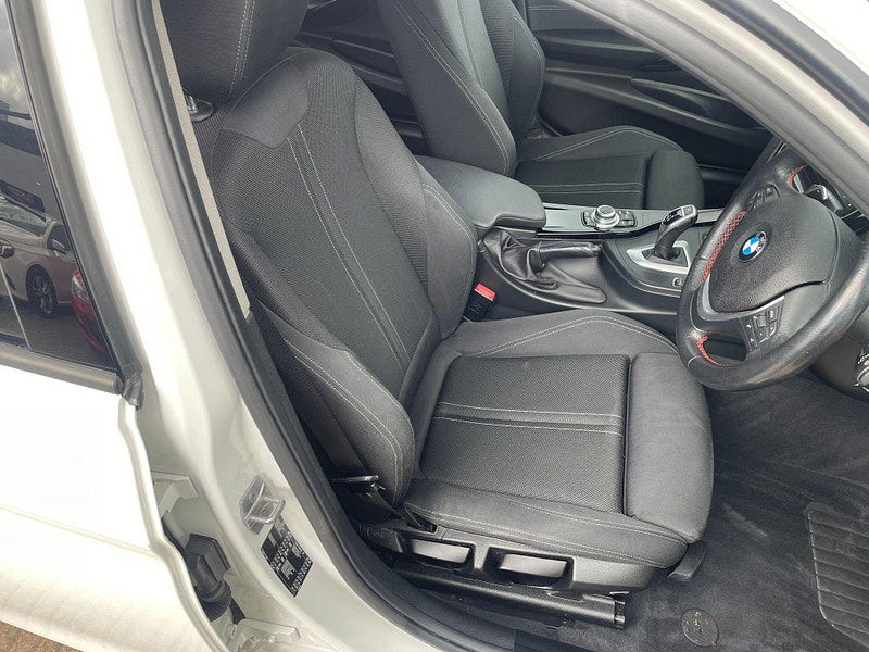 BMW 3 Series 2.0 320i Sport Auto Euro 6 (s/s) 4dr 4dr Automatic 2025