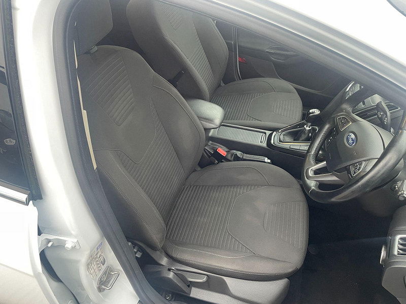 Ford Focus 1.5 TDCi Titanium Euro 6 (s/s) 5dr 5dr Manual 2025