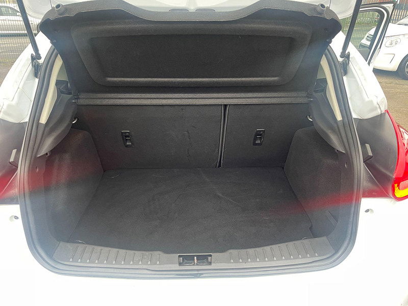 Ford Focus 1.5 TDCi Titanium Euro 6 (s/s) 5dr 5dr Manual 2025