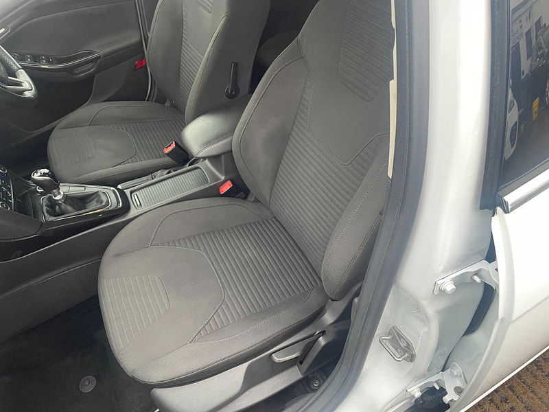 Ford Focus 1.5 TDCi Titanium Euro 6 (s/s) 5dr 5dr Manual 2025