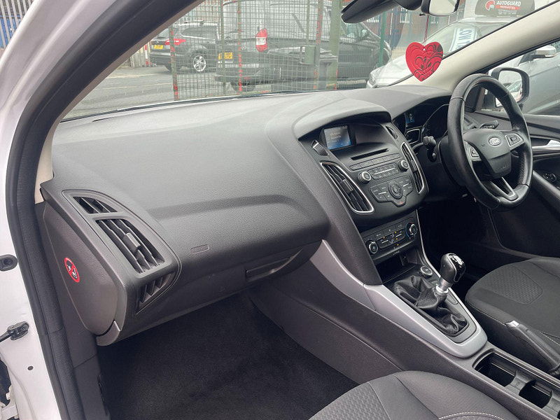 Ford Focus 1.6 TDCi Zetec Euro 5 (s/s) 5dr 5dr Manual 2025