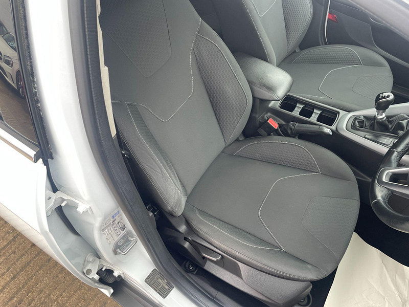 Ford Focus 1.6 TDCi Zetec Euro 5 (s/s) 5dr 5dr Manual 2025