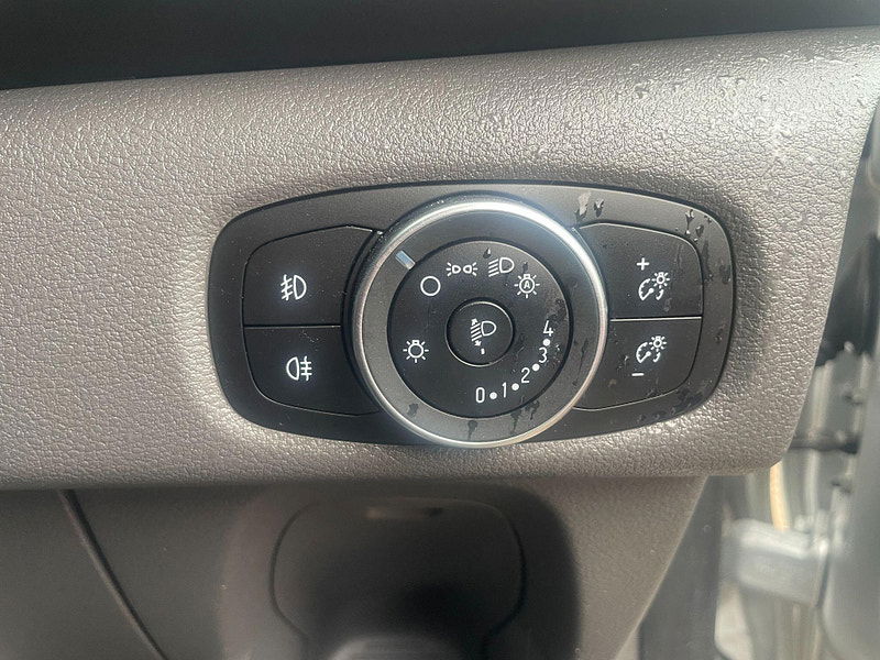 Ford Transit Custom 2.0 300 EcoBlue Limited L2 H1 Euro 6 (s/s) 5dr 5dr Manual 2025