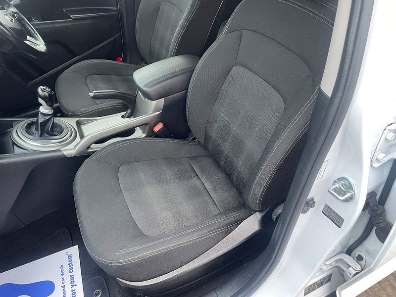 Kia Sportage 1.6 GDi 1 2WD Euro 5 5dr 5dr Manual 2025