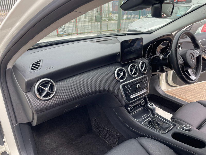 Mercedes-Benz A Class 1.5 A180d Sport (Premium) Euro 6 (s/s) 5dr 5dr Manual 2025