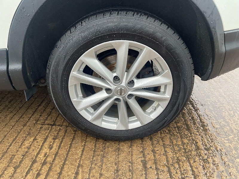 Nissan Qashqai 1.2 DIG-T Acenta 2WD Euro 6 (s/s) 5dr 5dr Manual 2025