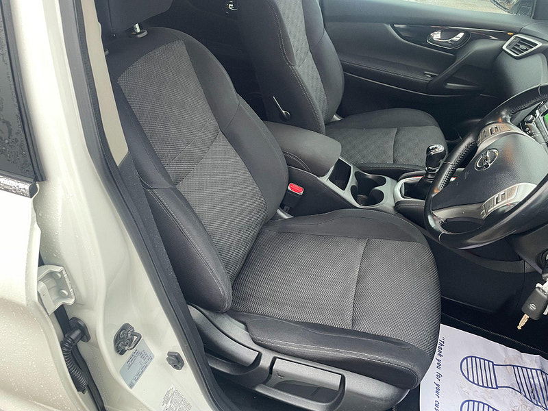 Nissan Qashqai 1.2 DIG-T Acenta 2WD Euro 6 (s/s) 5dr 5dr Manual 2025